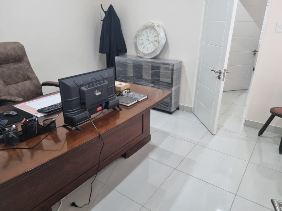 5 Bedroom Property for Sale in Meerhof North West